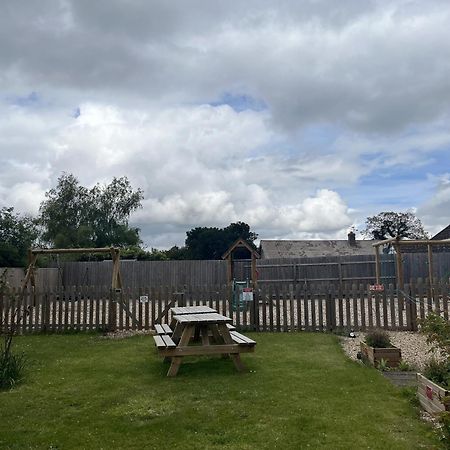 The Crown Inn Gayton  Luaran gambar