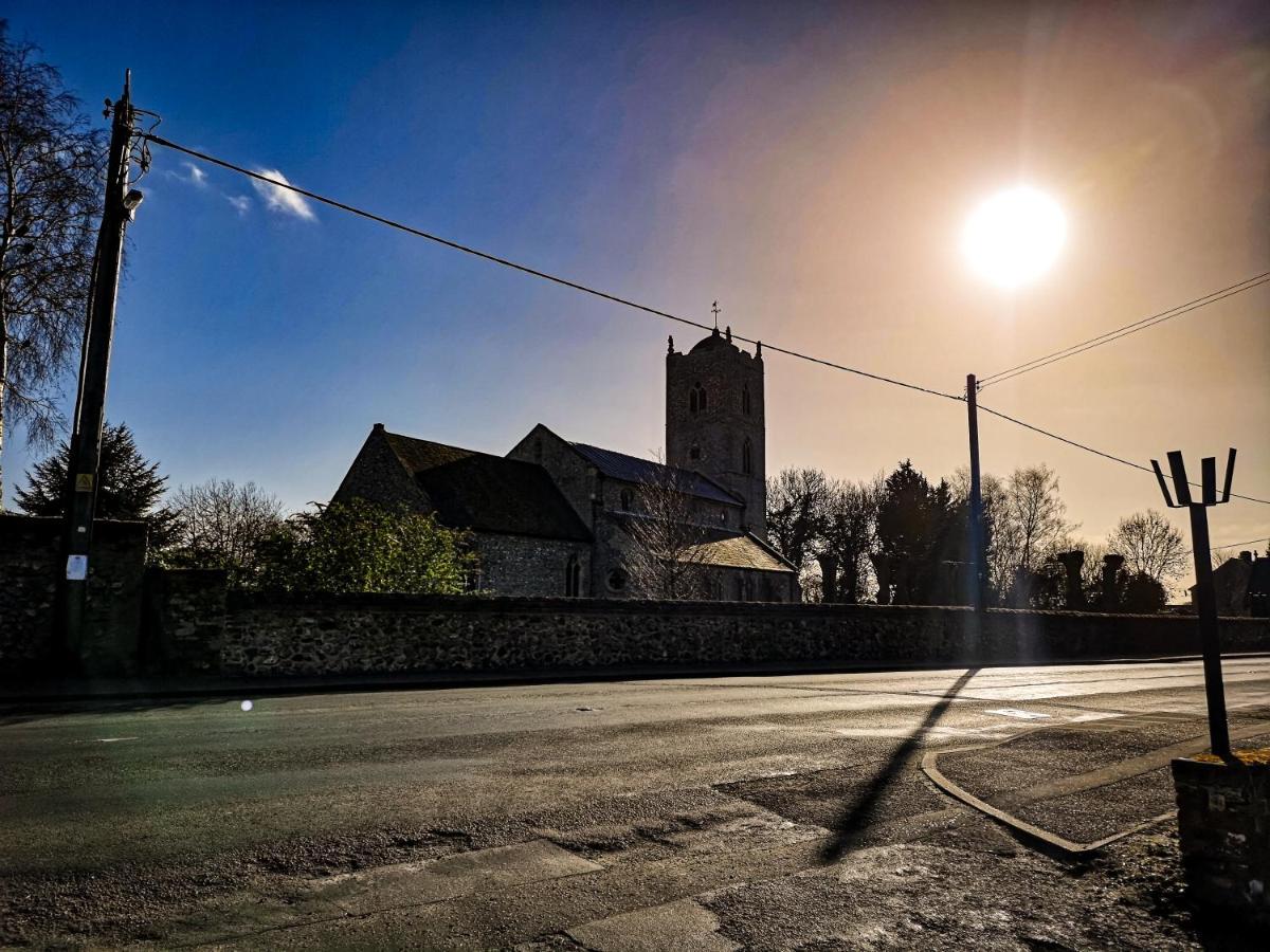 The Crown Inn Gayton  Luaran gambar