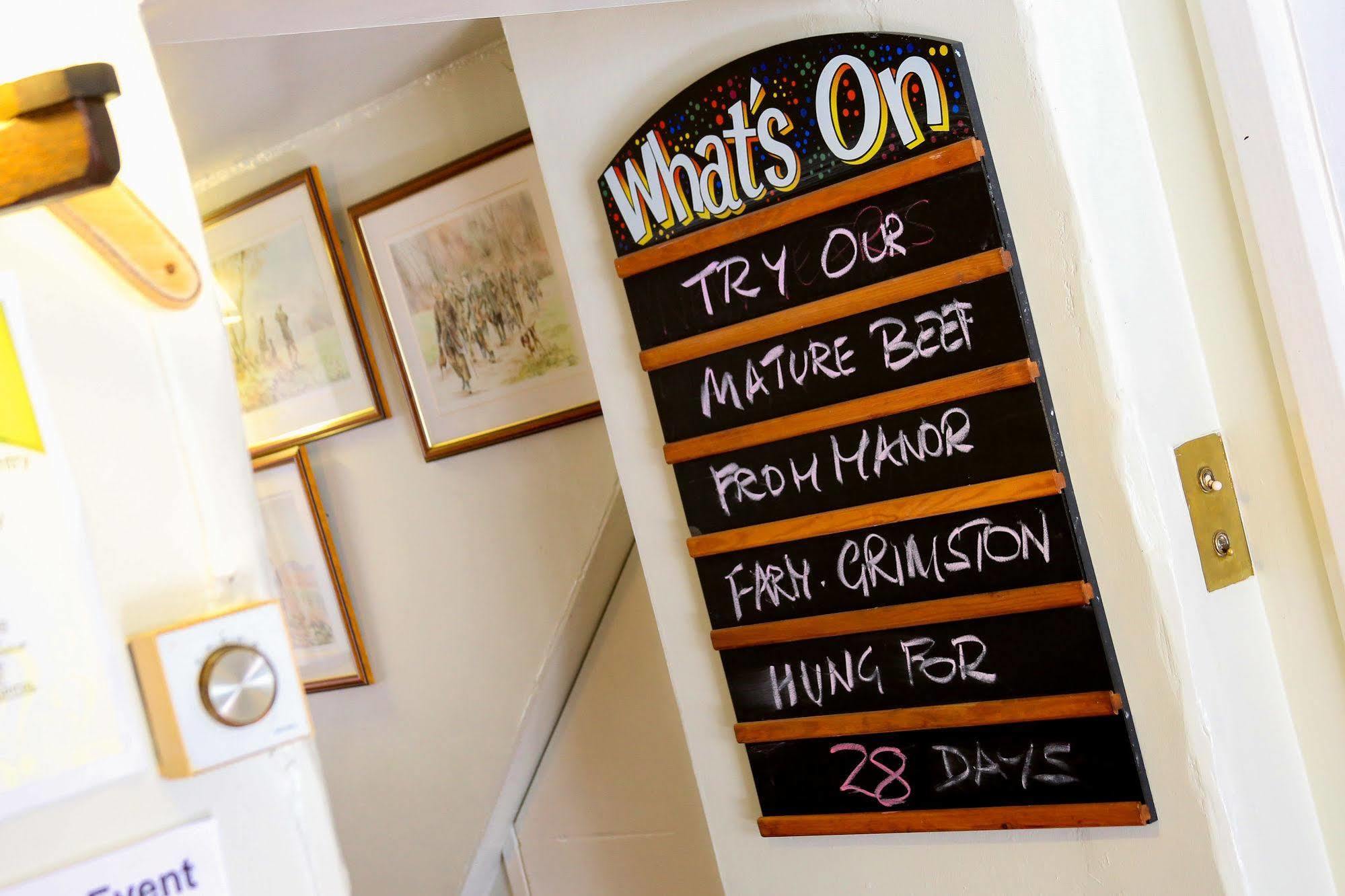 The Crown Inn Gayton  Luaran gambar