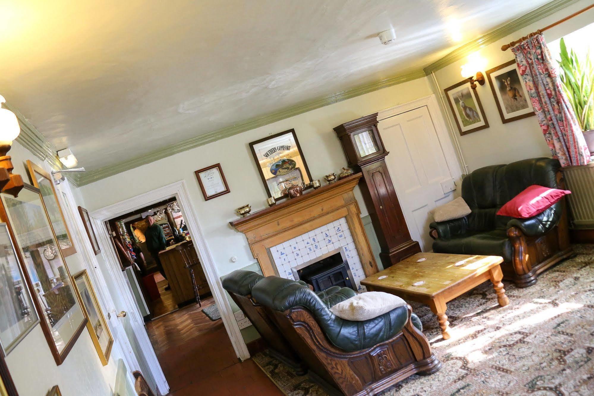 The Crown Inn Gayton  Luaran gambar
