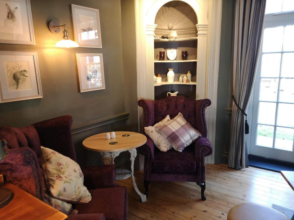The Crown Inn Gayton  Luaran gambar