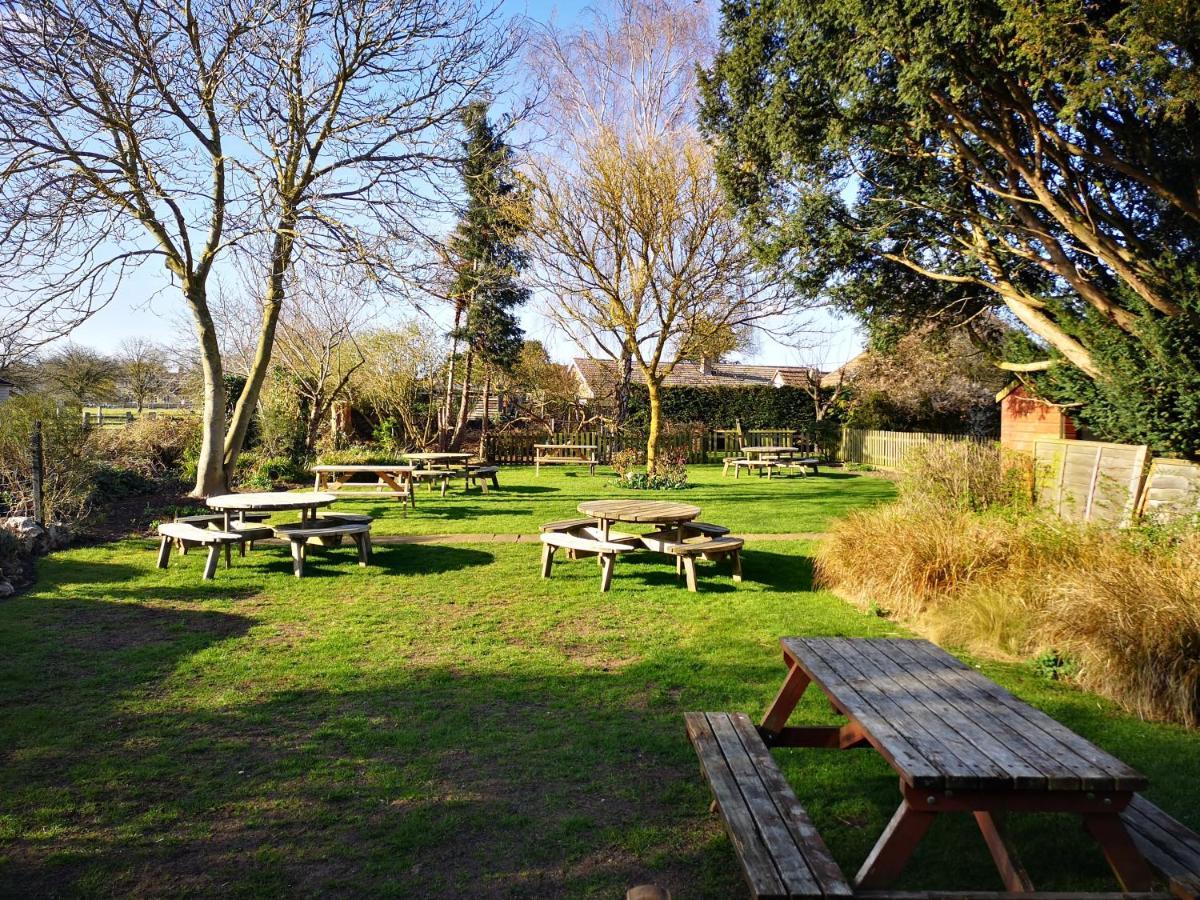 The Crown Inn Gayton  Luaran gambar